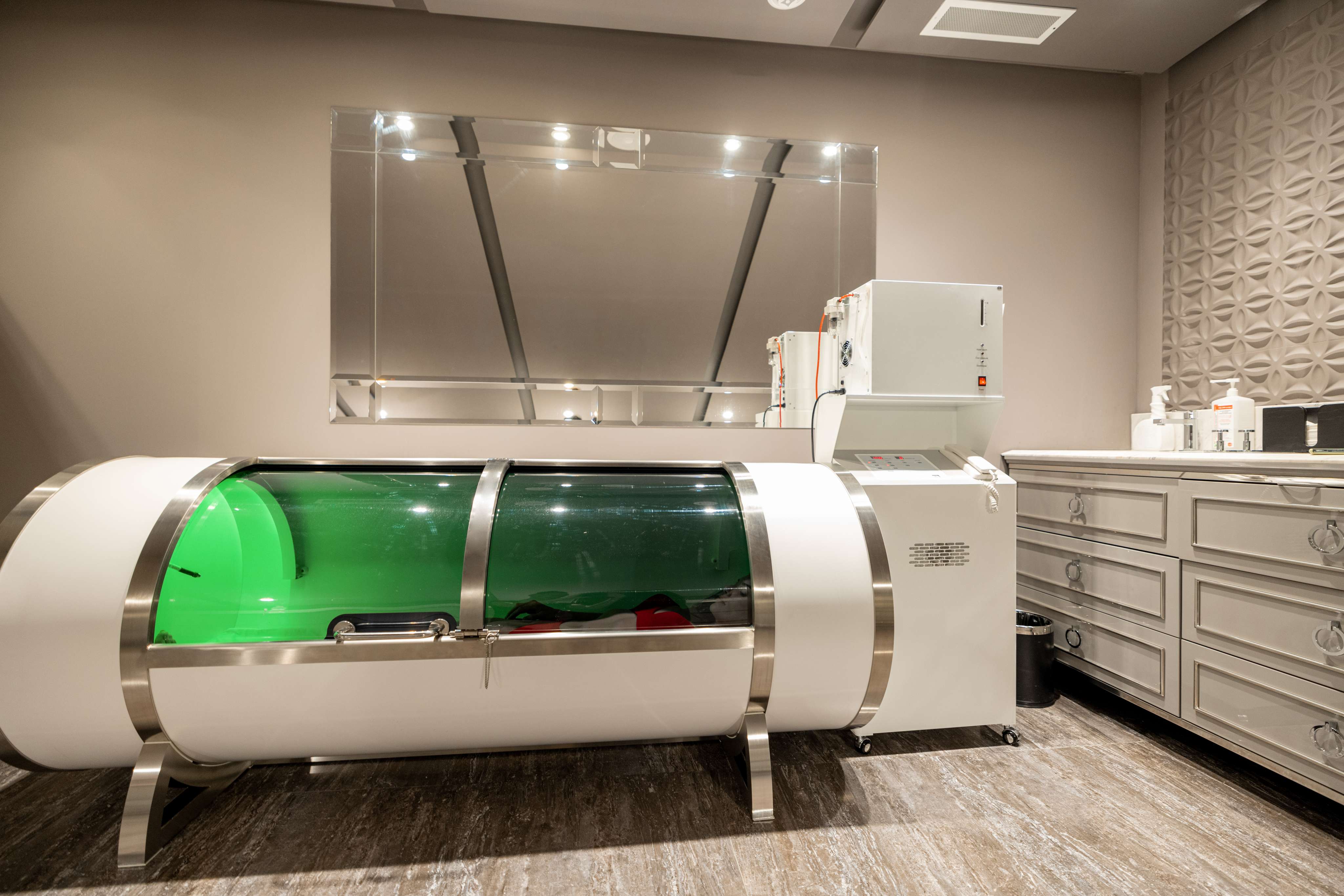 Hyperbaric Oxygen Therapy Chamber